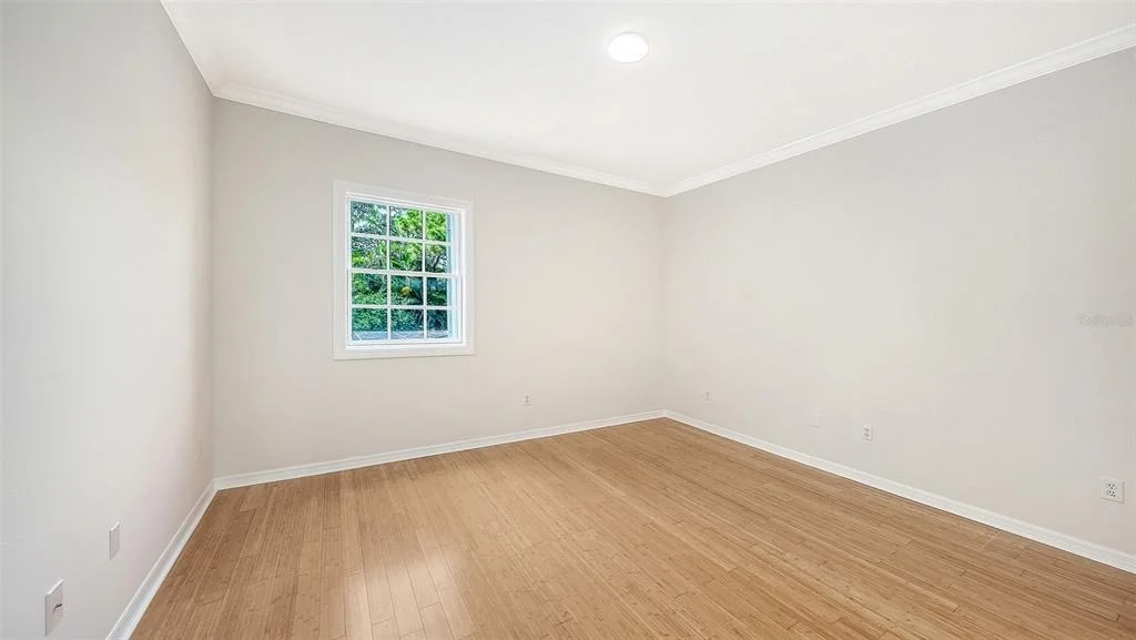 Photo of 916 MACEWEN DRIVE