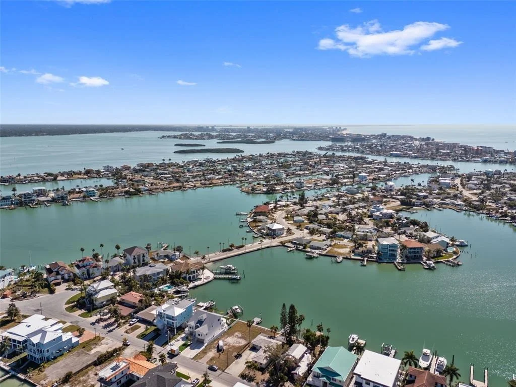Photo of 837 BAY POINT DRIVE