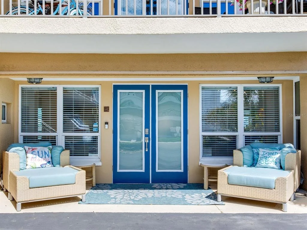Photo of Unit B at 210 DOLPHIN POINT
