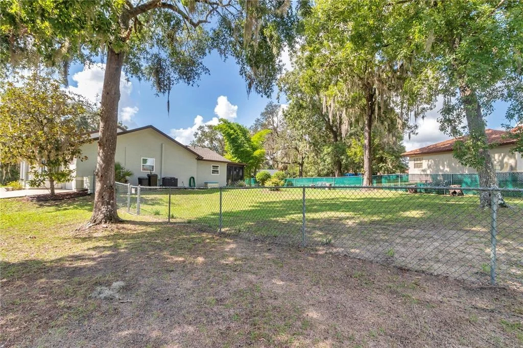Photo of 814 OAK ROAD