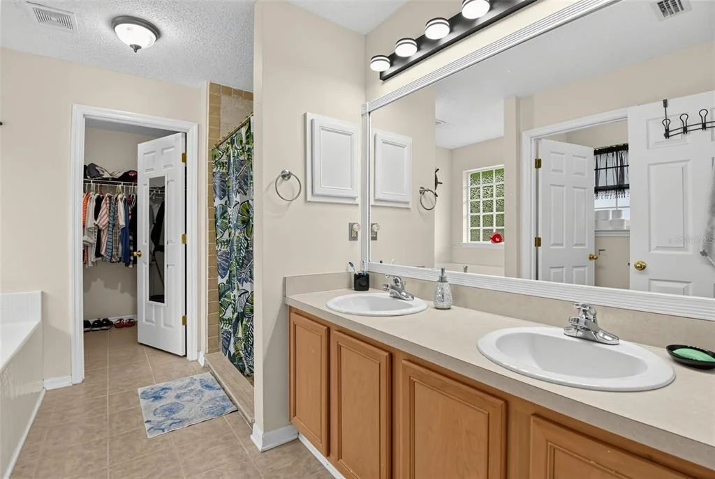 Photo of 43 KARAS TRAIL