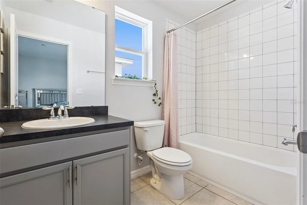 Photo of 1111 LONE PALM WAY