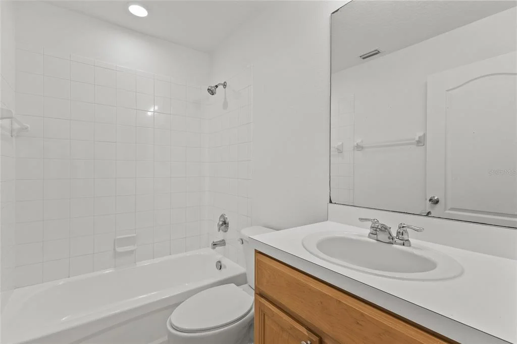 Photo of Unit UNIT101 at 220 CAPE HARBOUR LOOP