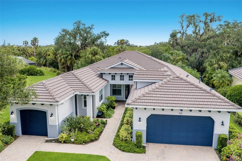 Photo of 921 RIVERSCAPE STREET