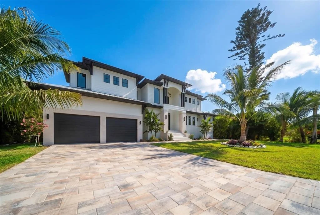 Photo of 626 BUTTONWOOD DRIVE