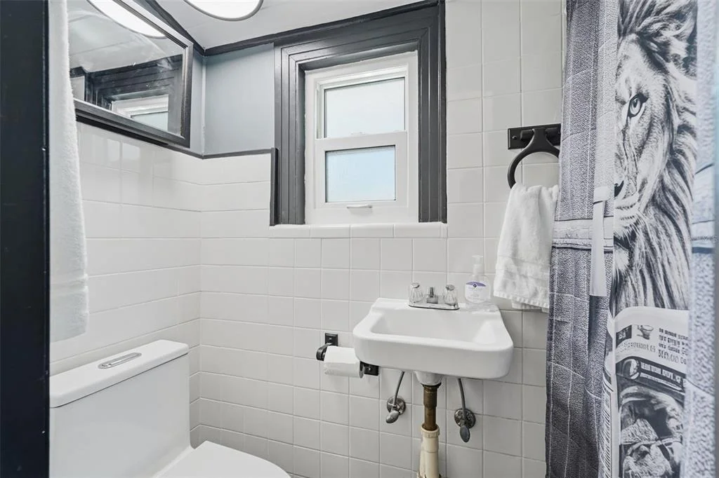 Photo of 517 AVERY AVENUE