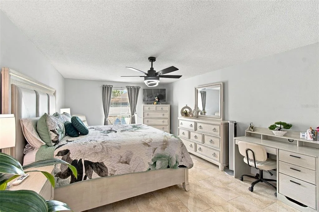 Photo of 1325 OAKCREST DRIVE