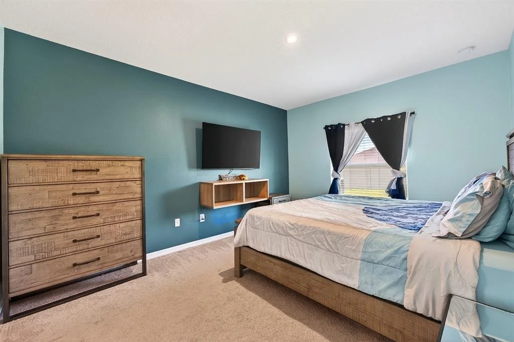 Photo of 596 MEADOW BEND DRIVE