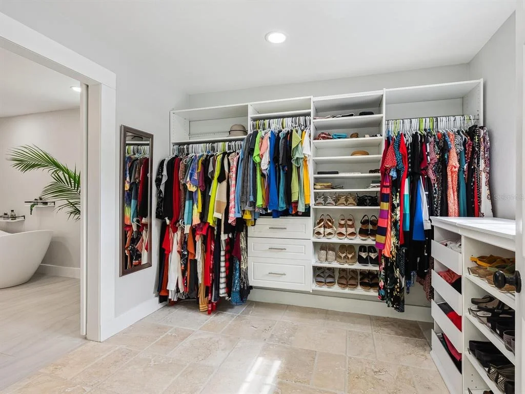 Photo of 221 LYCHEE ROAD