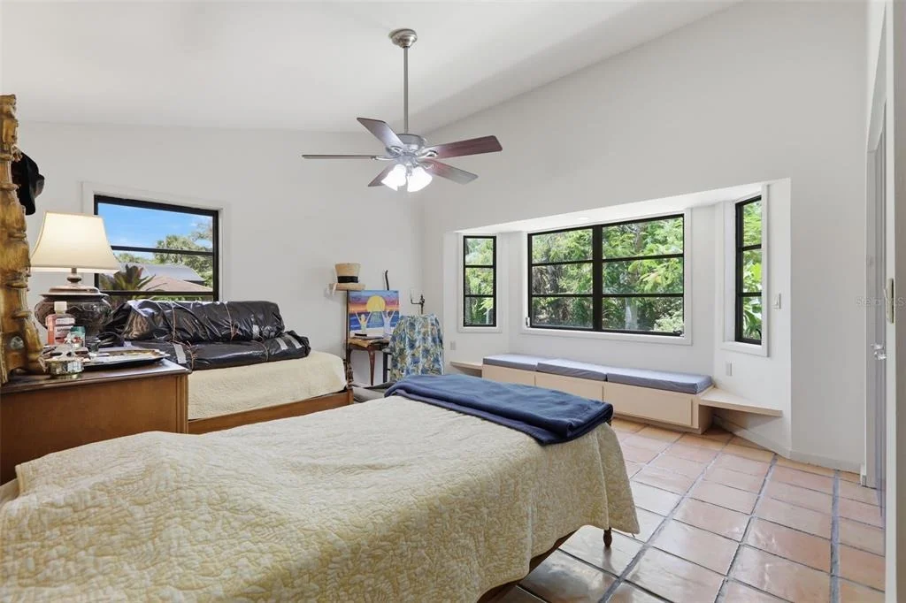 Photo of 881 PINTO CIRCLE