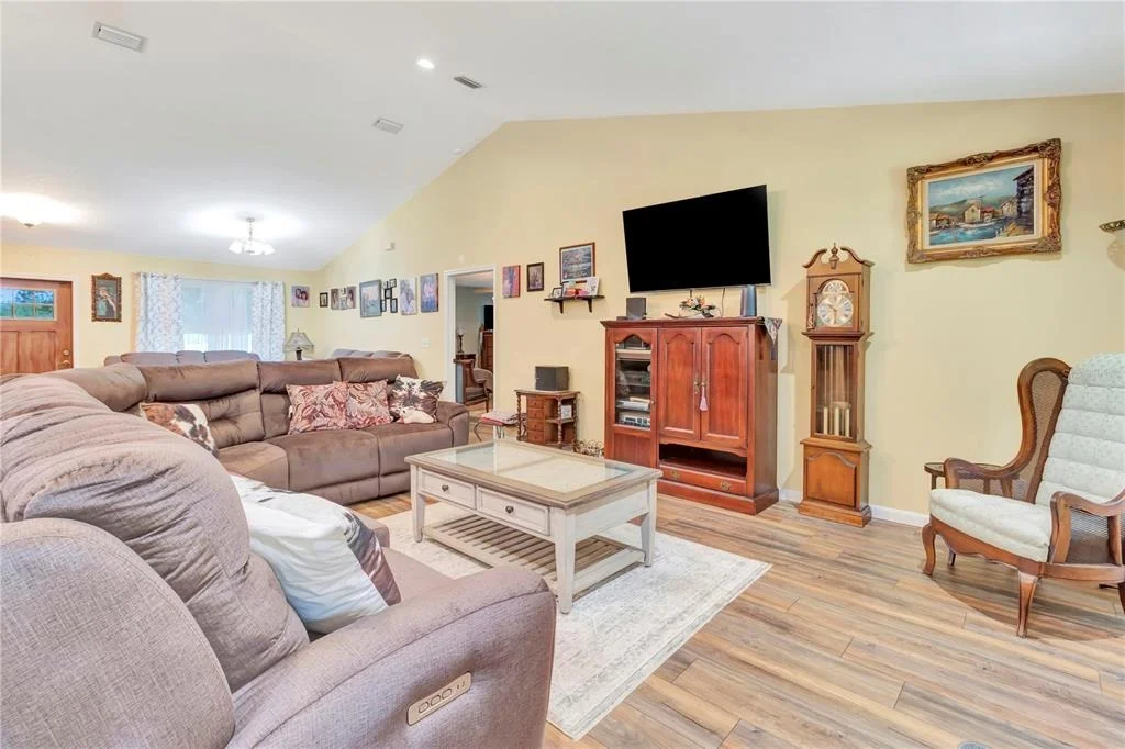 Photo of 7427 REDWING ROAD