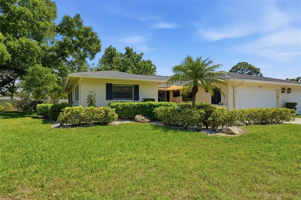 Photo of 7101 FAIRWAY BEND CIRCLE