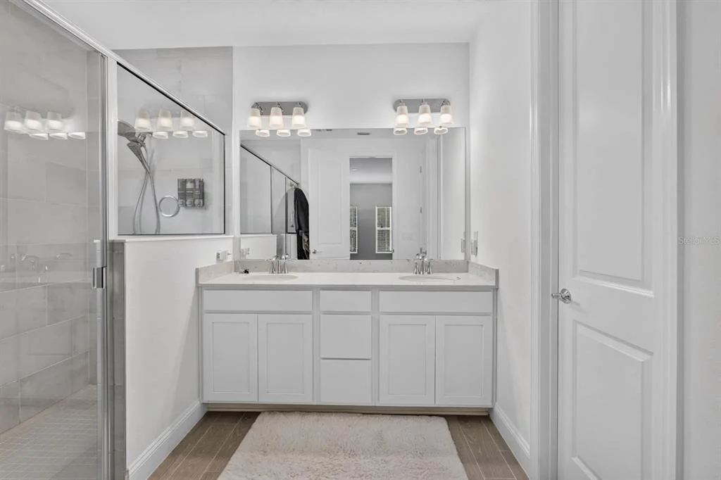 Photo of 2173 RAGLAN CIRCLE