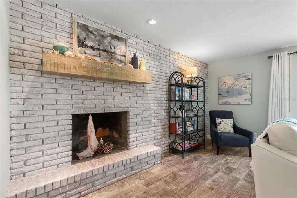 Photo of 76 BANYAN DRIVE