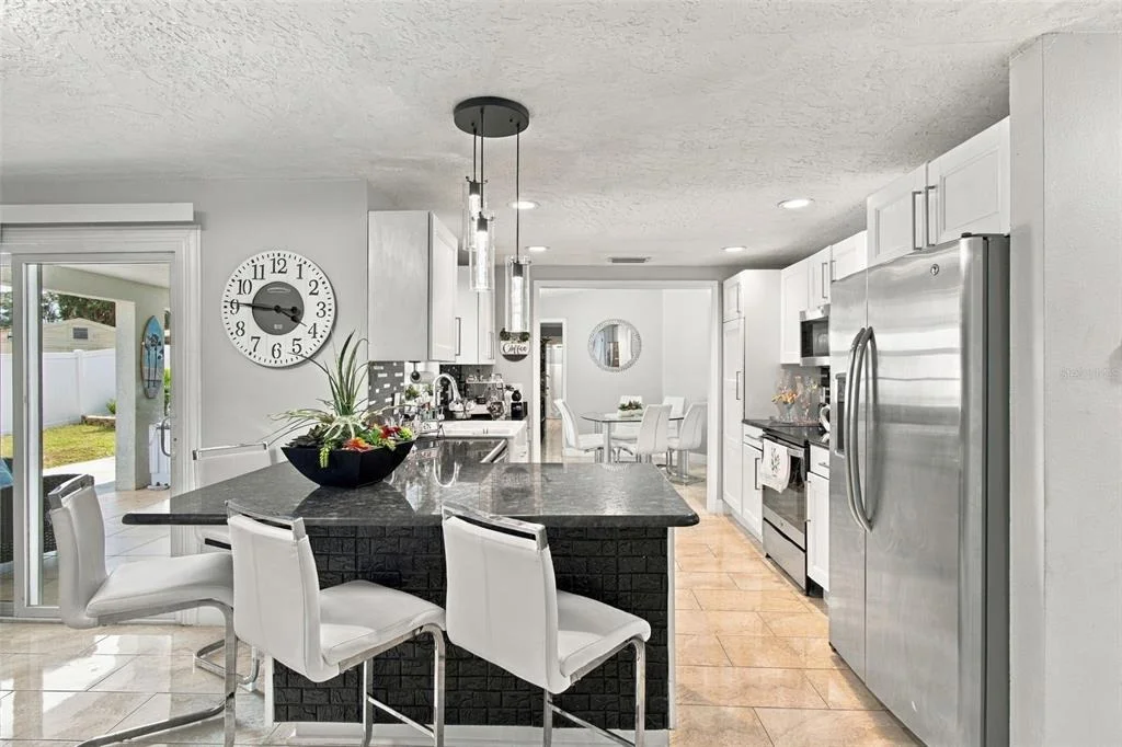Photo of 1325 OAKCREST DRIVE