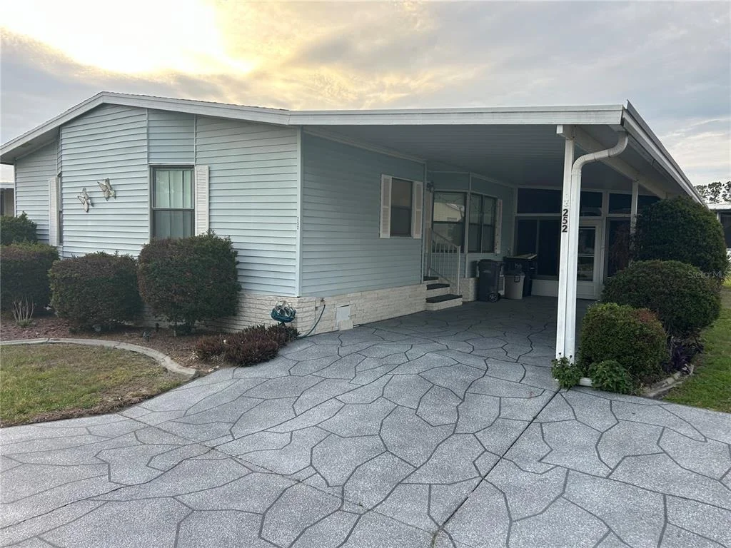 Photo of 252 RITA BEE AVENUE