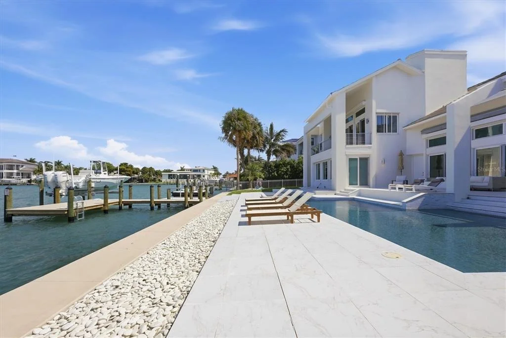 Photo of 216 BIRD KEY DRIVE