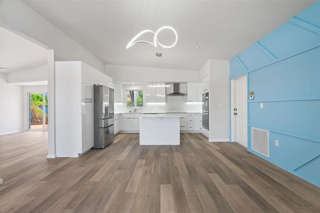 Photo of 528 KEY ROYALE DRIVE