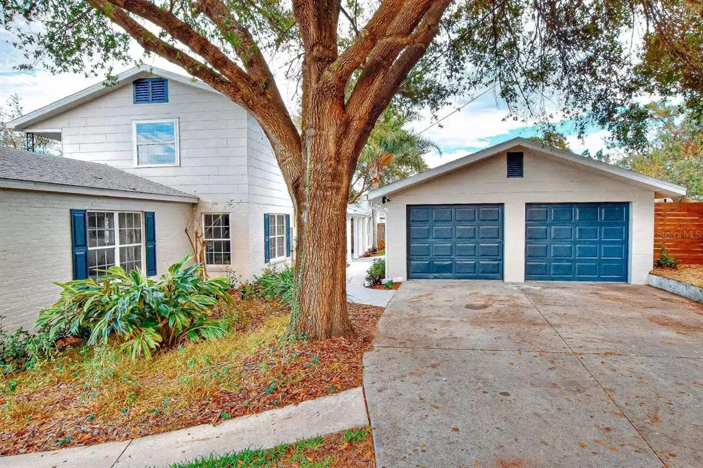 Photo of 1302 LAKE ELBERT DR SE