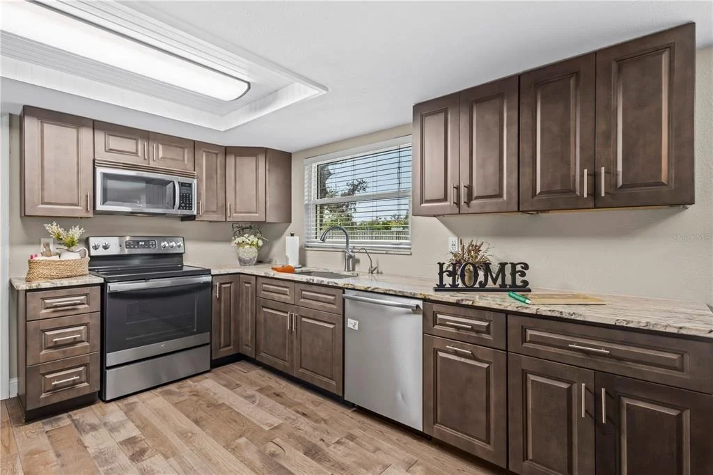 Photo of 1437 GLENVIEW ROAD