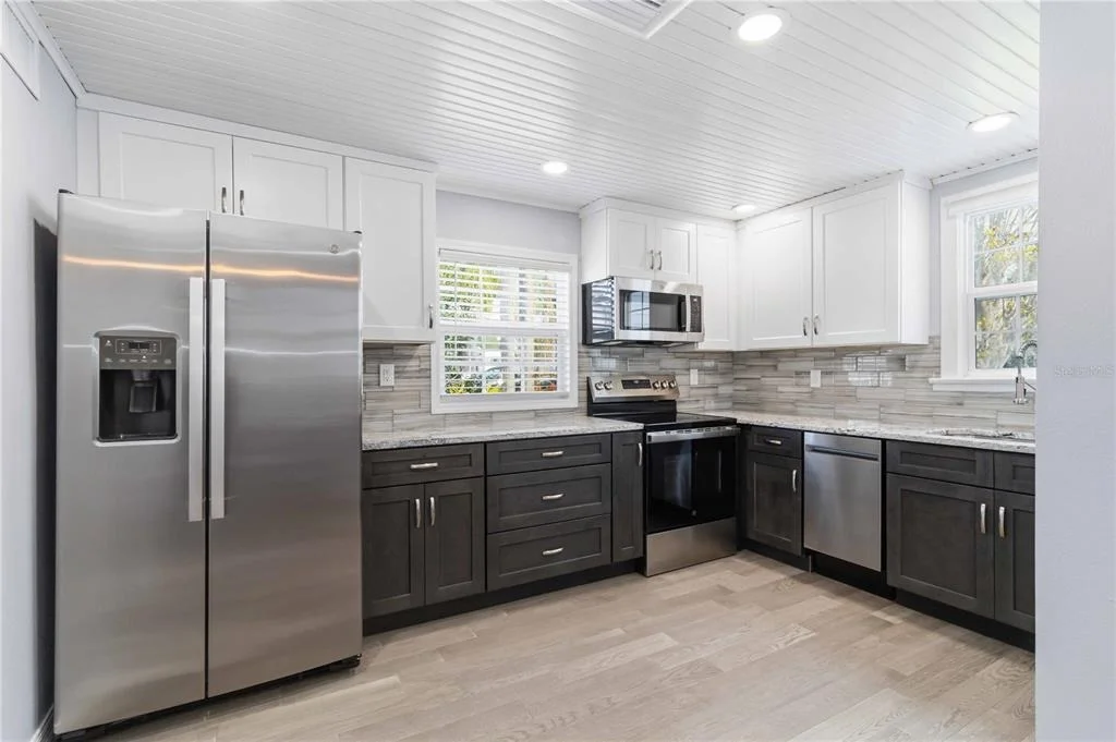 Photo of 607 MANATEE AVENUE