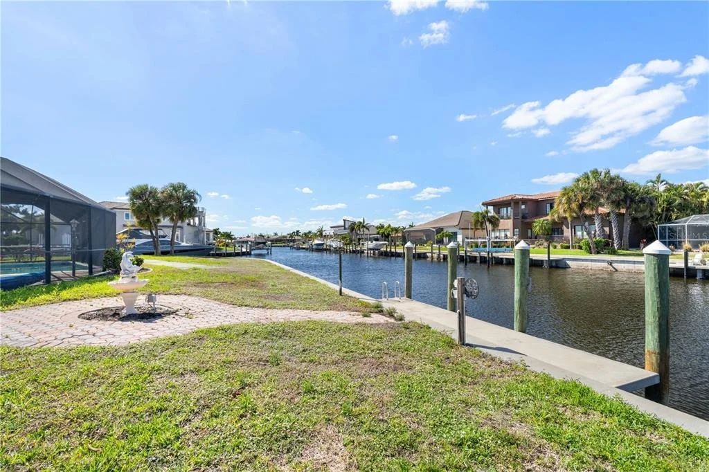 Photo of 2194 BAYOU ROAD
