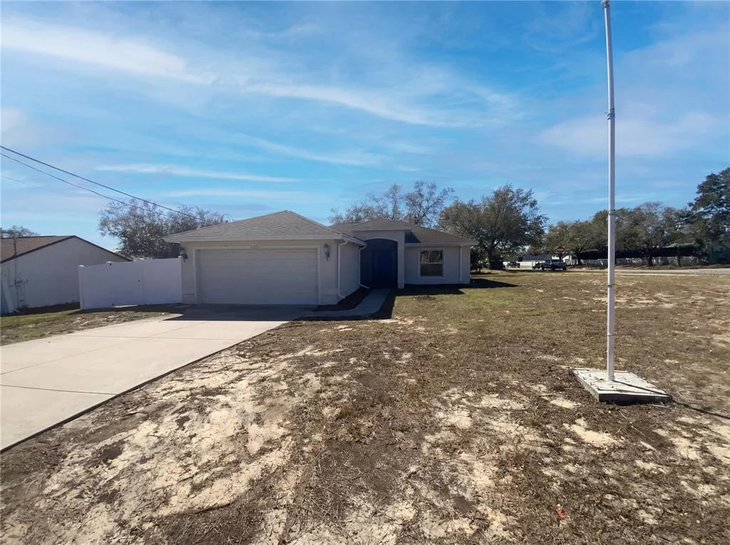 Photo of 11275 LINDEN DRIVE