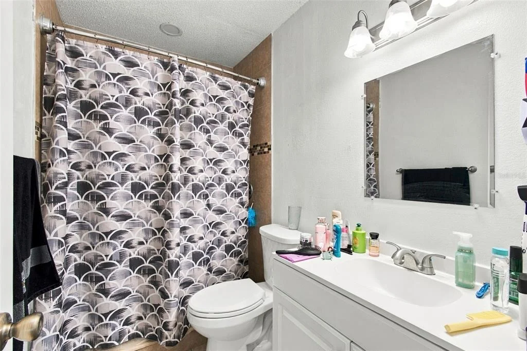 Photo of 1325 OAKCREST DRIVE