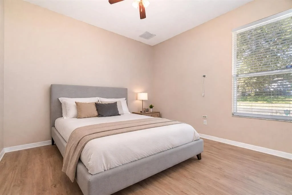 Photo of 6220 HEDGESPARROWS LANE