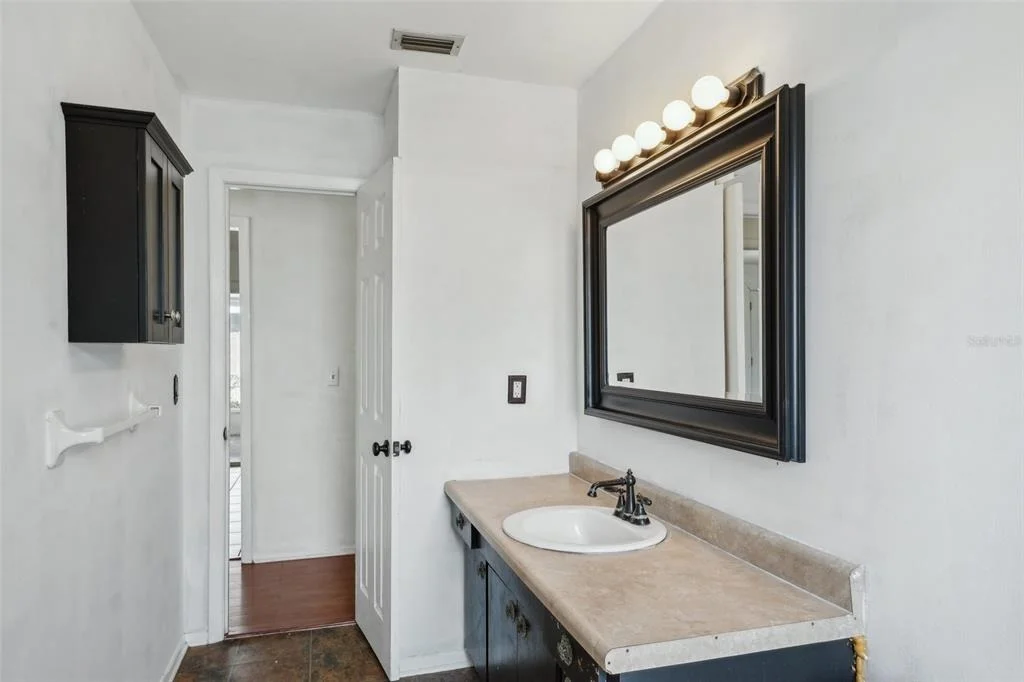 Photo of 503 HOLT CIRCLE
