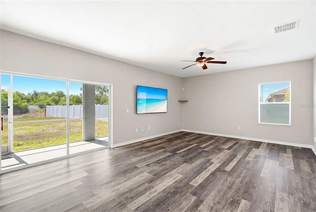 Photo of 909 MEADOW GLADE DRIVE