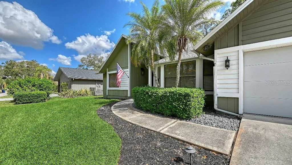Photo of 721 FORESTVIEW DRIVE