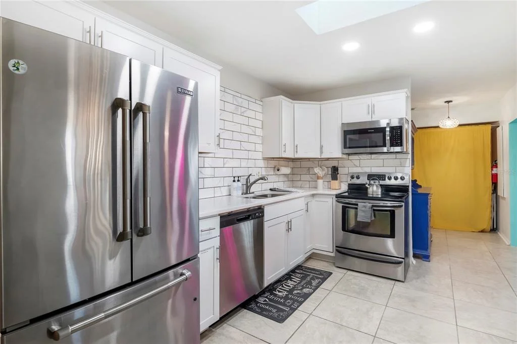 Photo of 4018 SANDPOINTE DRIVE