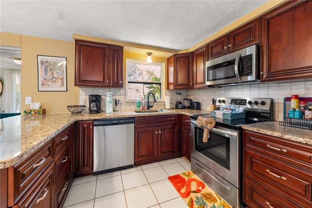 Photo of 4114 SUNRAY DRIVE