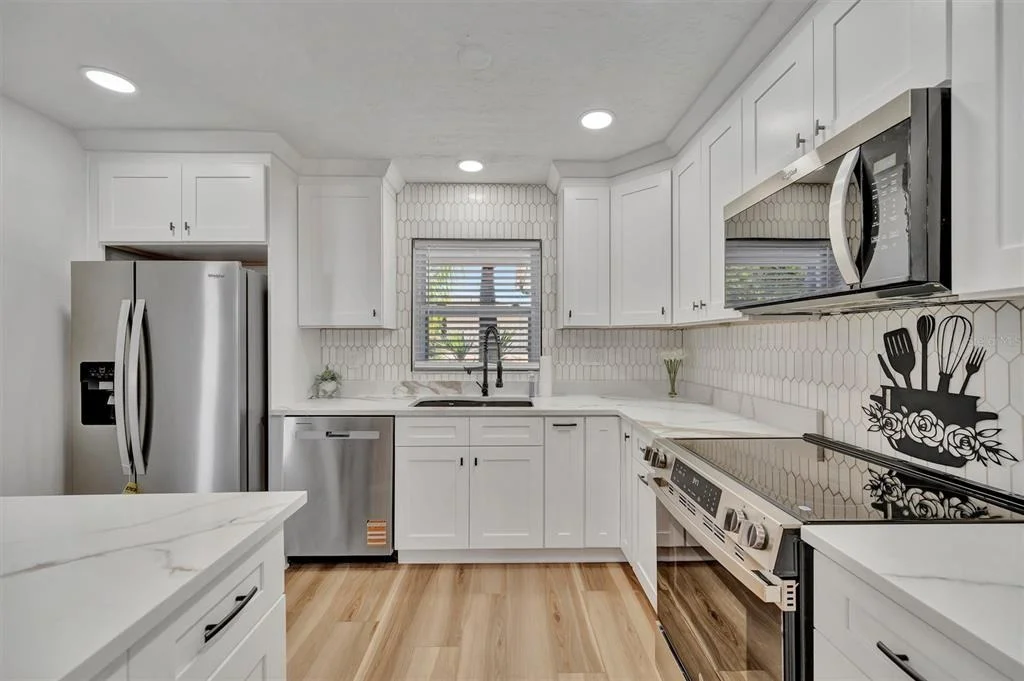 Photo of 6209 FLAMINGO DRIVE