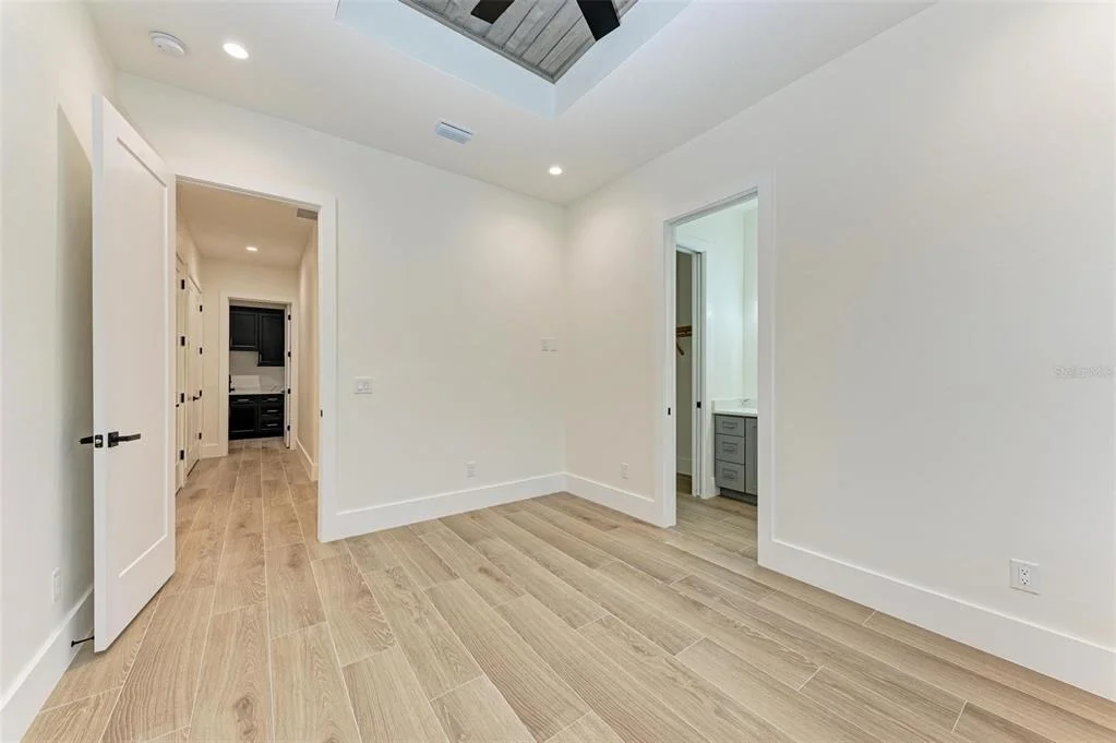 Photo of 6100 RIVERSIDE DRIVE