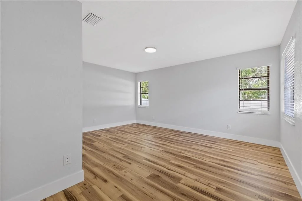 Photo of 12018 LINDEN DRIVE