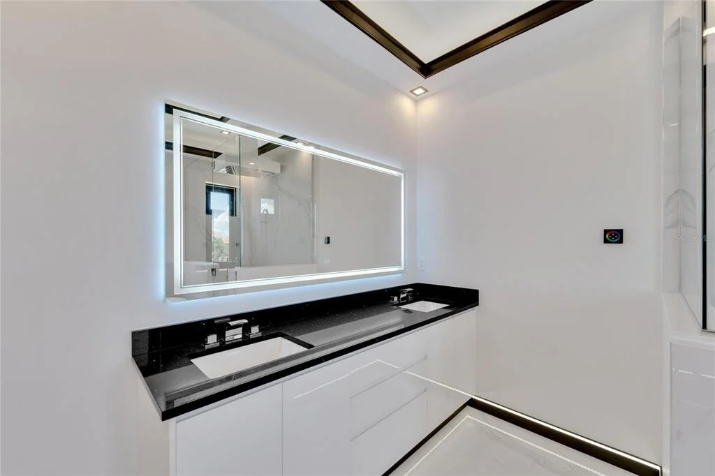Photo of 517 TREVISO DRIVE