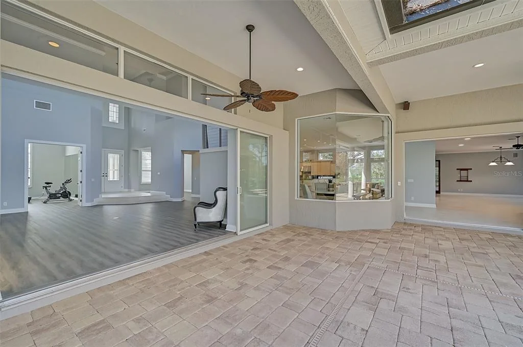 Photo of 854 MACEWEN DRIVE