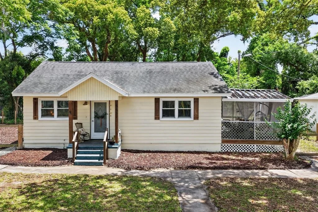 Photo of 5537 LAKE STREET