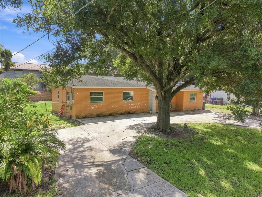 Photo of 802 PAPAYA DRIVE