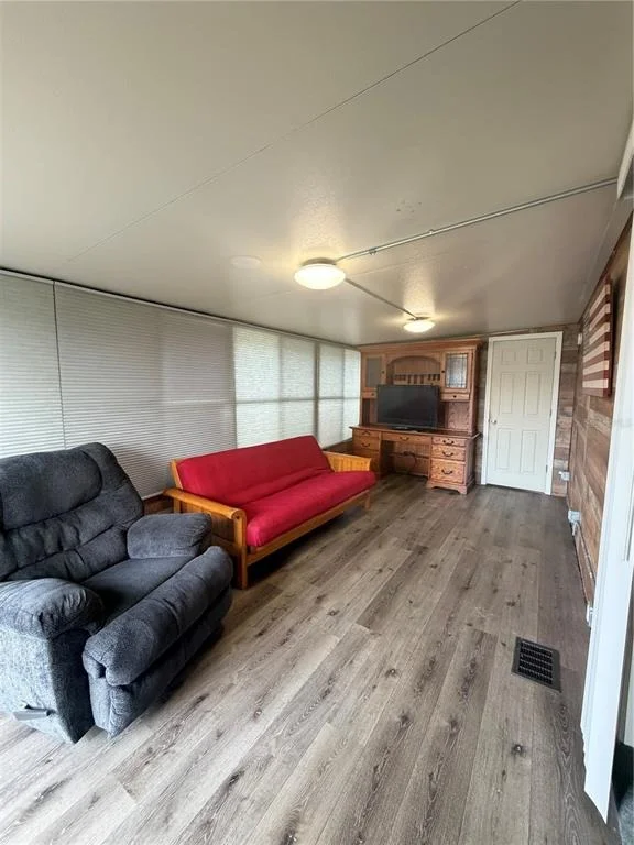 Photo of 41 EAGLE POINT N