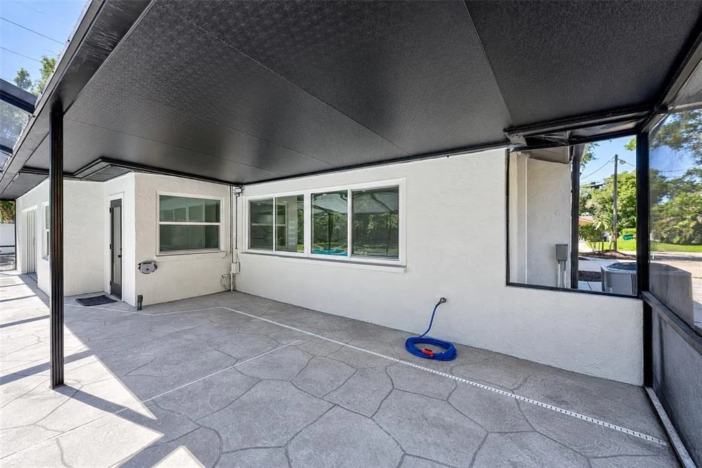 Photo of 1595 OAK LANE