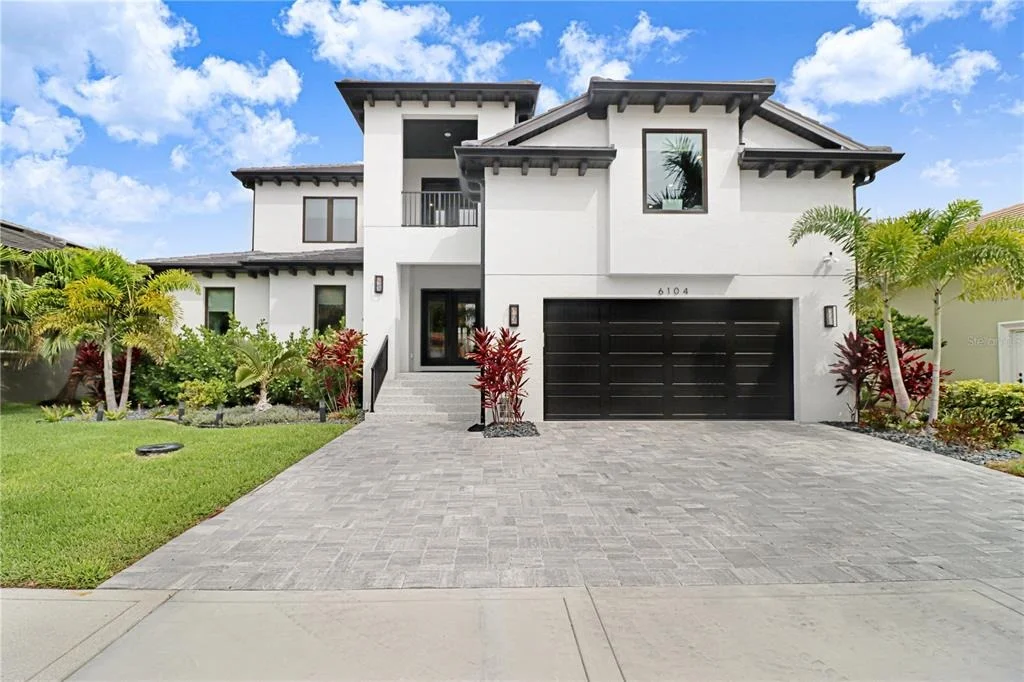 Photo of 6104 LAGOMAR LANE
