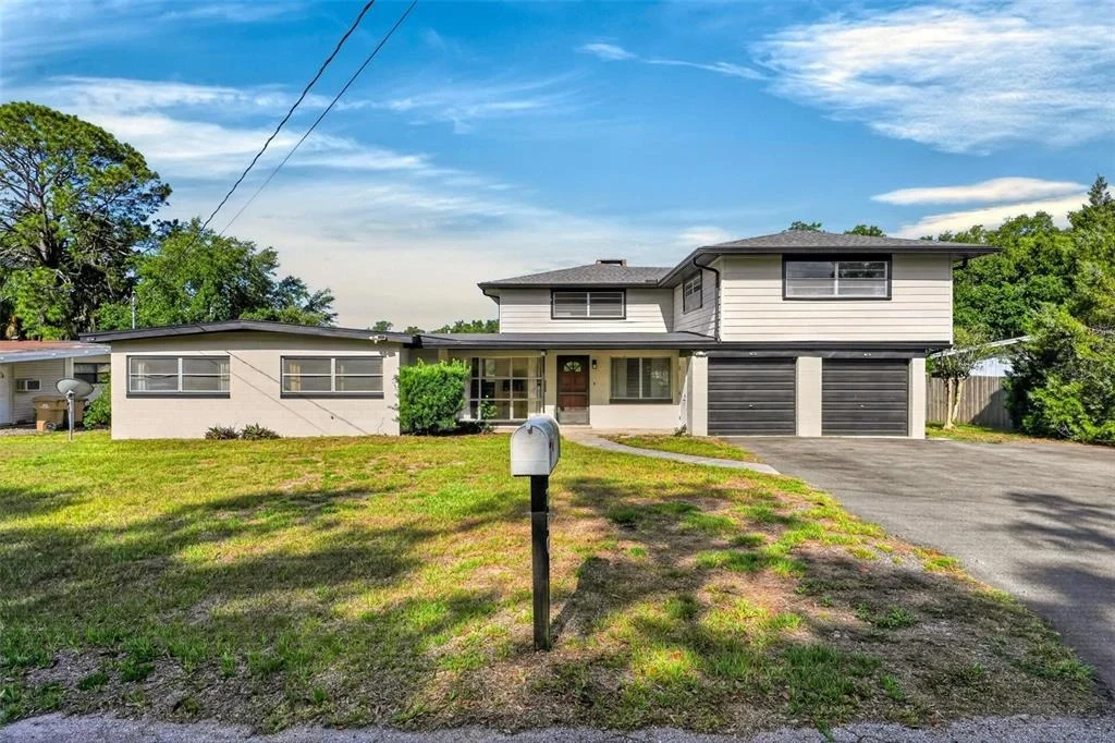 Photo of 710 TWIN OAKS LANE