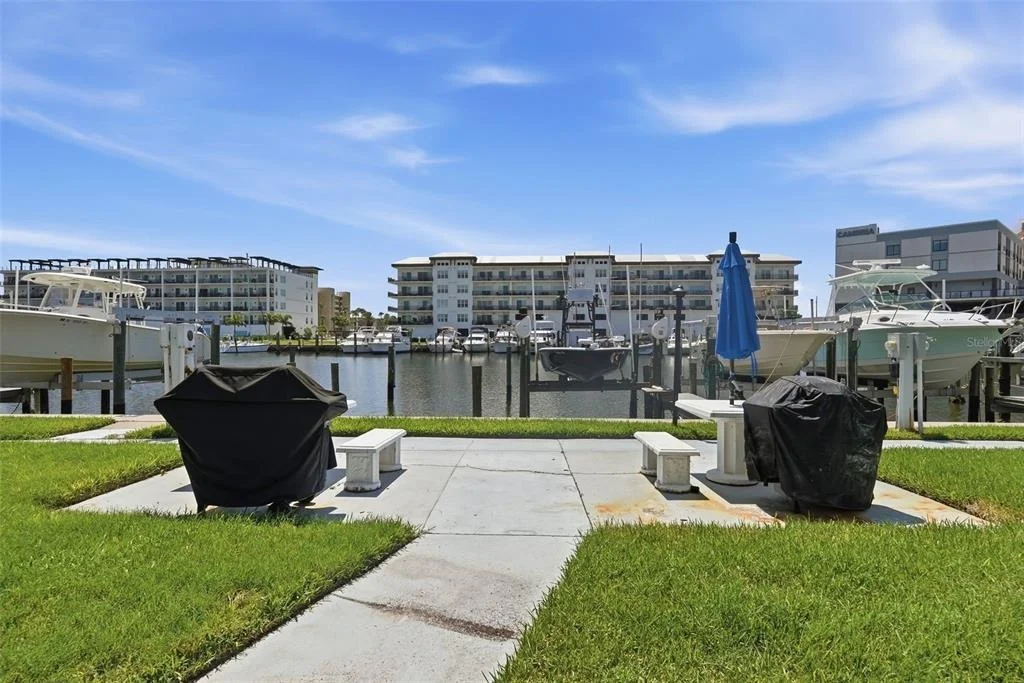 Photo of Unit F at 175 MEDALLION BOULEVARD