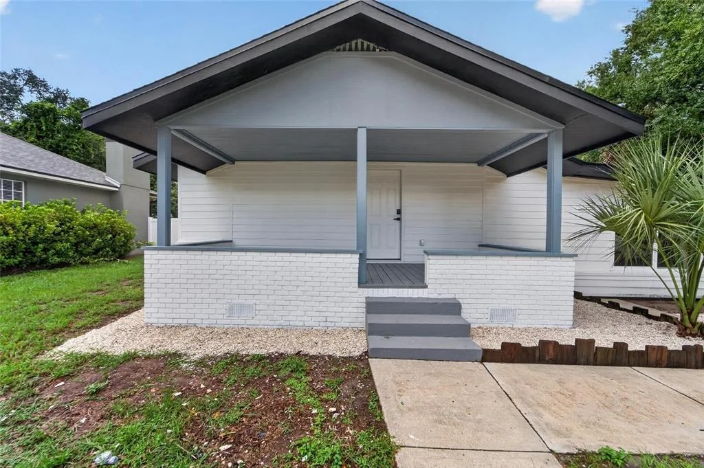 Photo of 8809 DYER ROAD