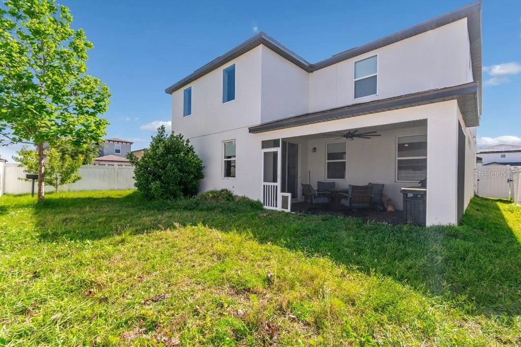 Photo of 1101 LONE PALM WAY