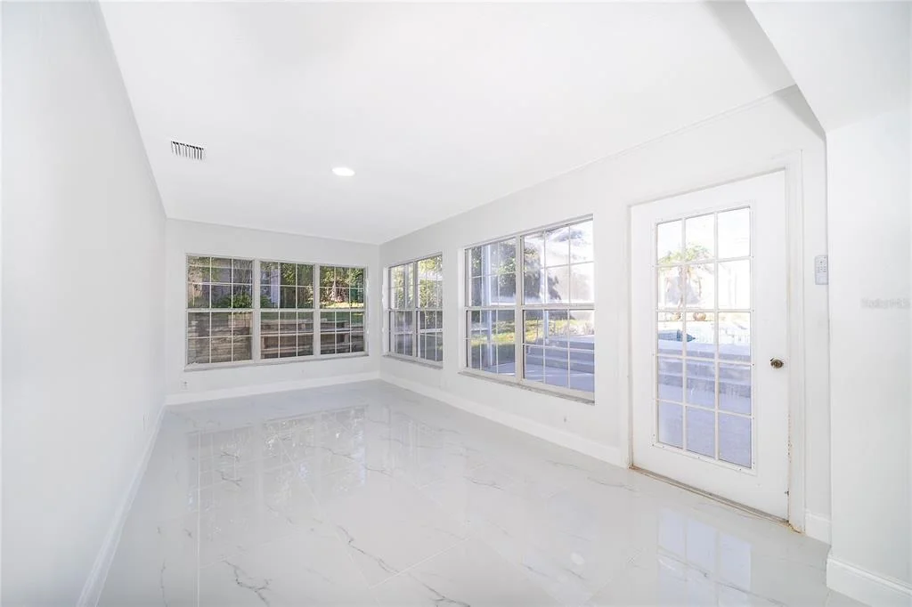 Photo of 1250 GLENMORE DRIVE
