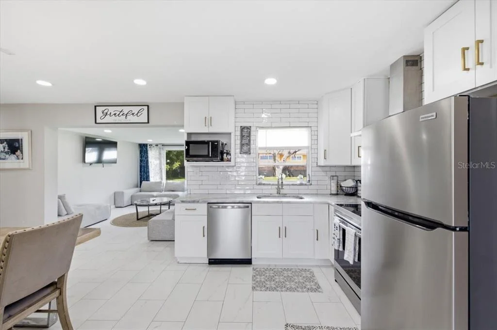 Photo of 1860 ALBERTA DRIVE